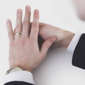 Alianza de boda oro media caña clásica 4mm (50405)