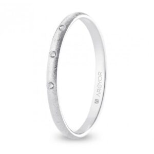 Alianza de boda oro blanco y diamantes media caña 2 mm confort acabado hielo (B20CH3D)